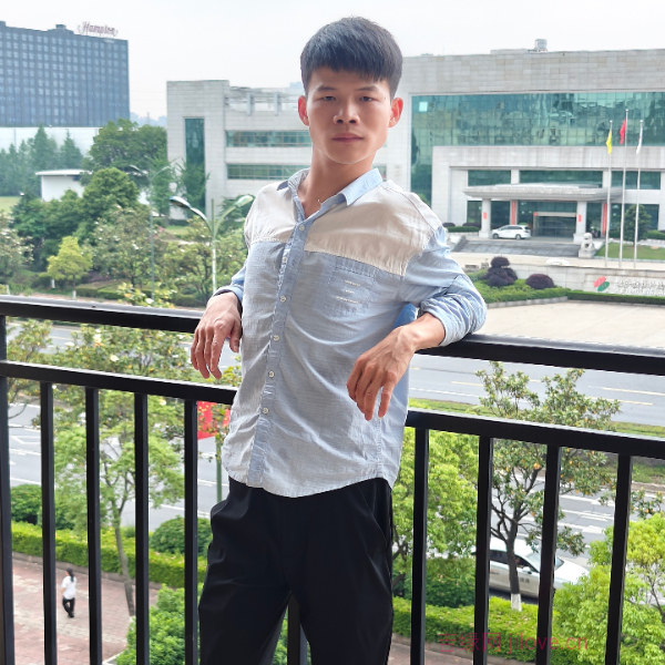 湖南28岁单身帅哥真诚找对象-云南征婚相亲网