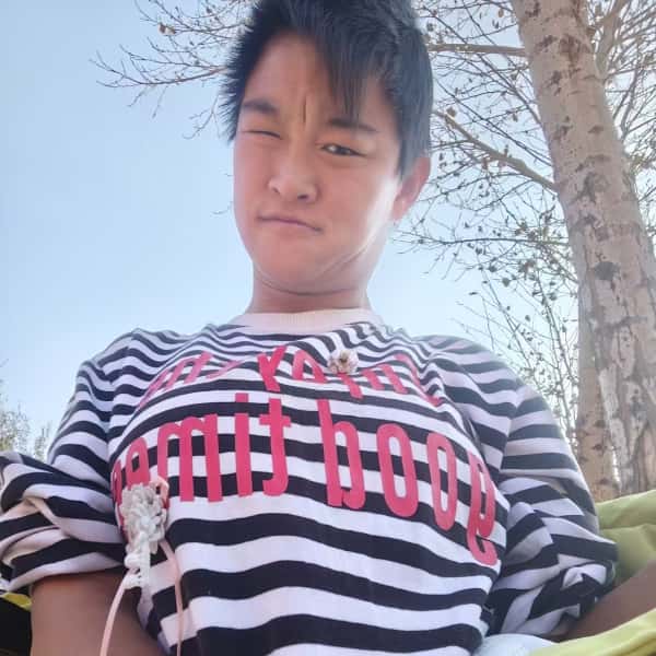 内蒙古24岁单身美女真诚找对象-云南征婚相亲网